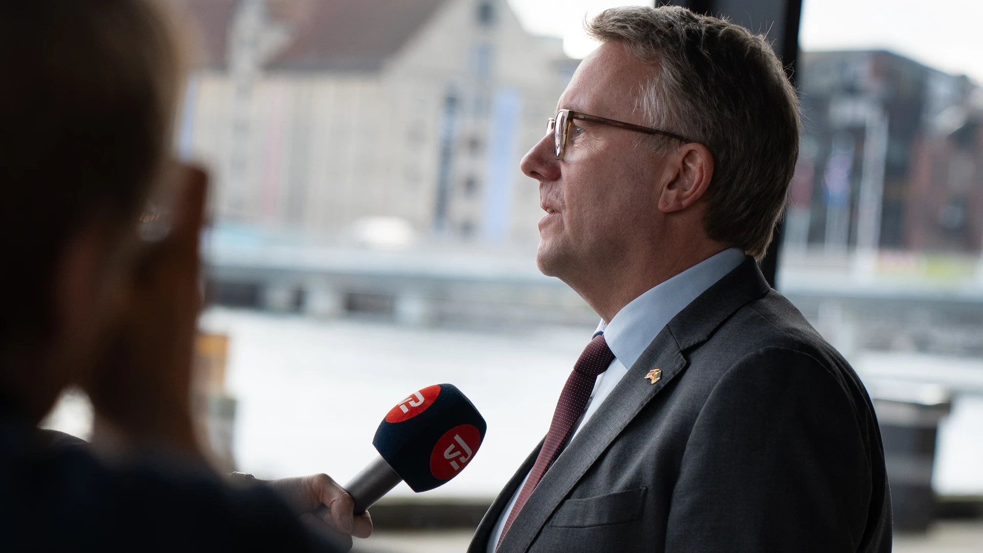 pressemøde, bankudspil