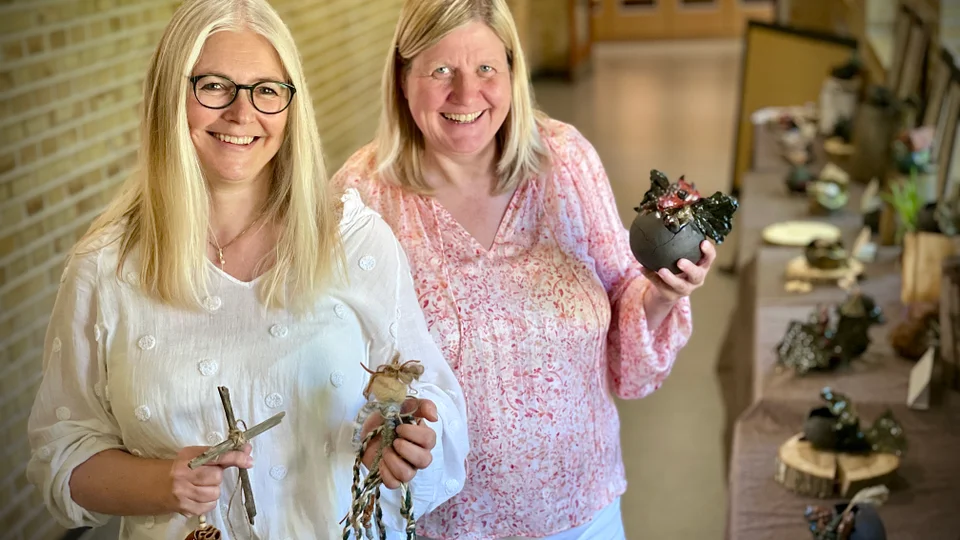 Rikke Kriegbaum (t.v)Jensen og Lisbeth Vestergaard underviser på Rødding Skole og er nogle af de mange hundrede lærere, der står bag det Historiske Marked. Foto: Skive Kommune, Jane Gisselmann