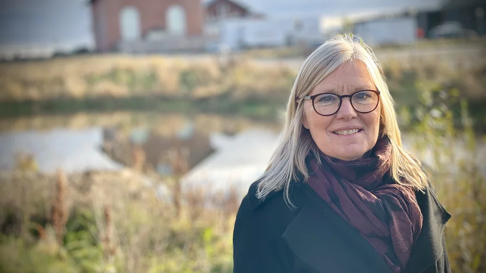 Rie Malling er programleder for lokalplanen bag Elværkskvarteret. Hun glæder sig over den store interesse for de guidede ture i området. Foto: Skive Kommune, Jane Gisselmann