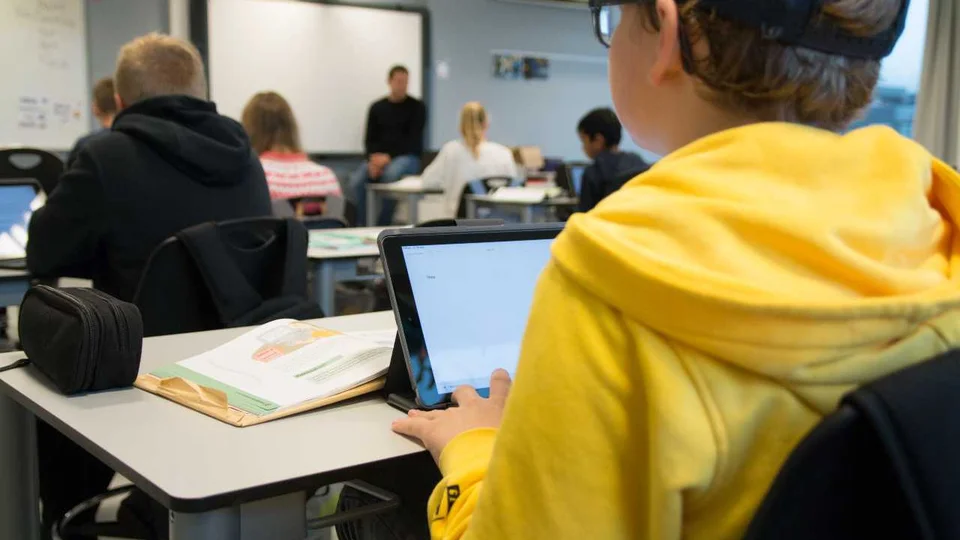 Skoleelever sidder i klasseværelset. Foto: Colourbox.