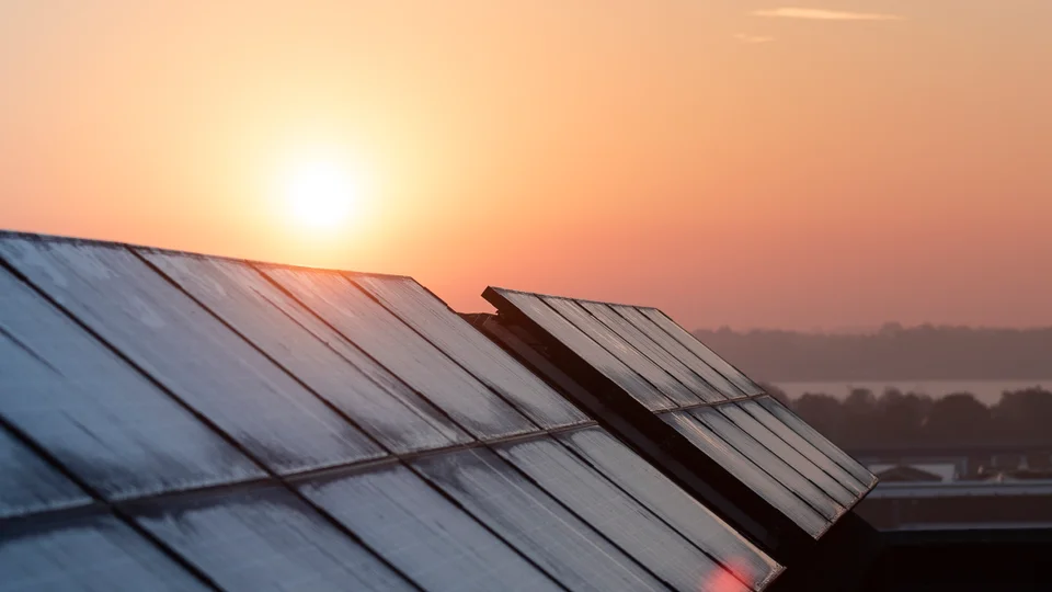 Solceller på taget af Den Blå Diamant i Skive. Foto: Thomas Køser