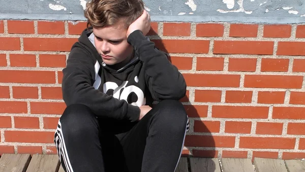 Sammen med Det Nationale Sorgcenter går Skive Kommune i gang med en ny indsats for at hjælpe børn og unge i sorg. Foto: Colourbox.