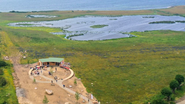 Naturrum Knudshoved set fra oven