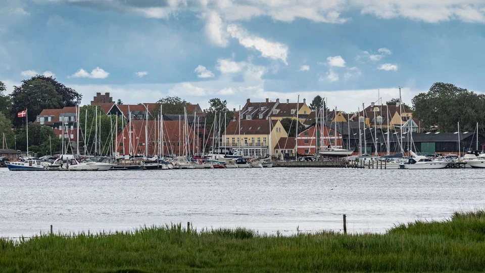 Udsigt til Præstø Havn over fjorden