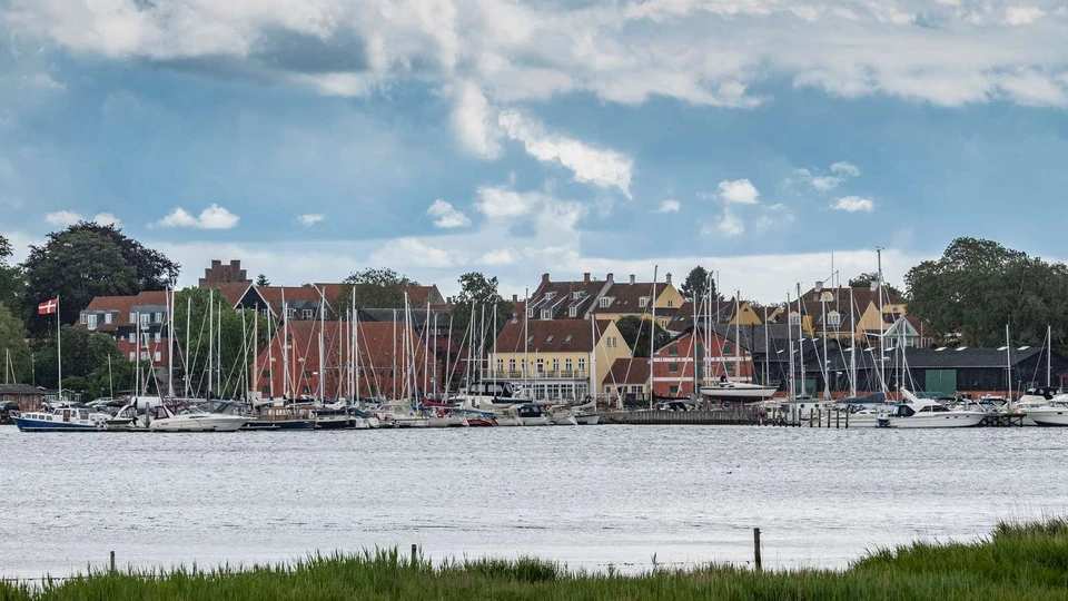Udsigt til Præstø Havn over fjorden