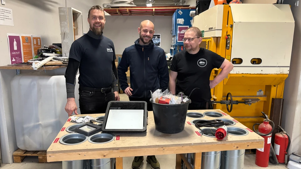 Lars Bang, Kim Hansen og Bo Valbo fremviser projekt om Affaldssortering