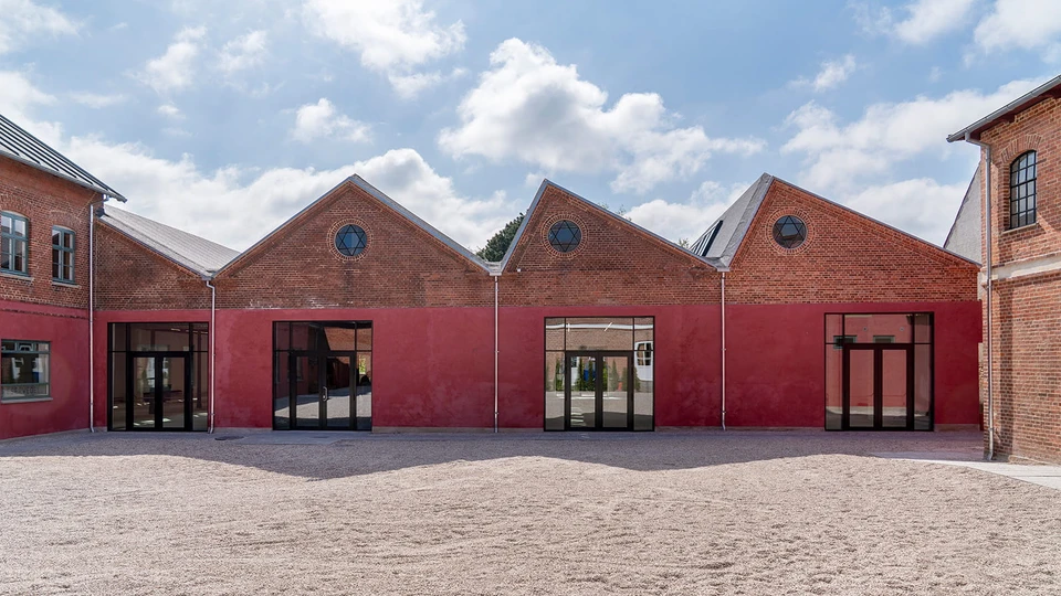 Støberihallerne i Præstø set udefra